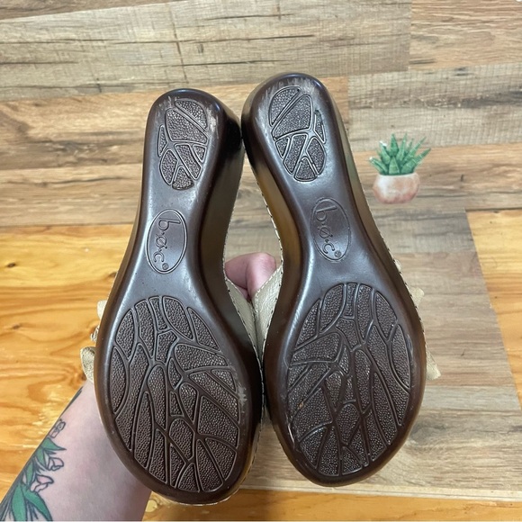 B.O.C women’s floral leather slip on sandals 2” wedge gold boho size 7 - Picture 5 of 7